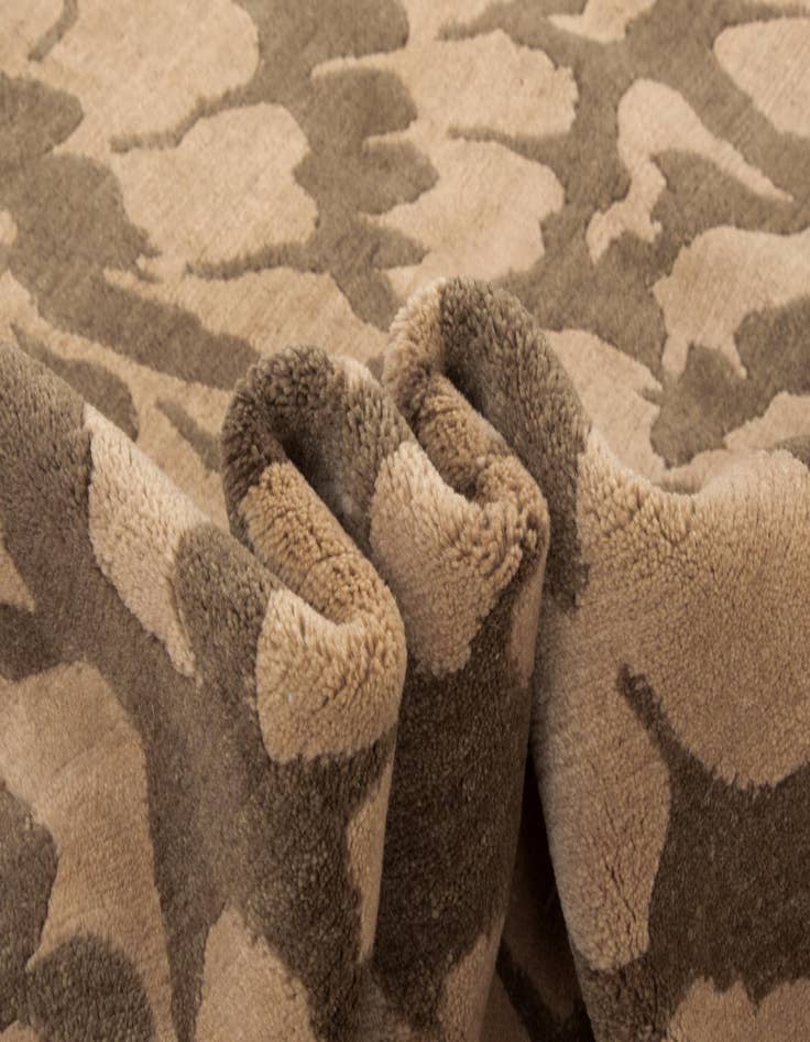 Detail image of 8' 4 x 9' 9  Hand Knotted Modern Nehmo Wool Rug