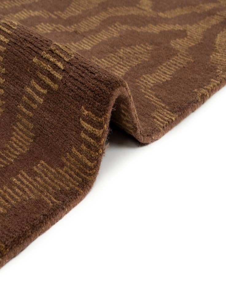 Detail image of 7' 7 x 9' 9  Hand Knotted Modern Nehmo Rug