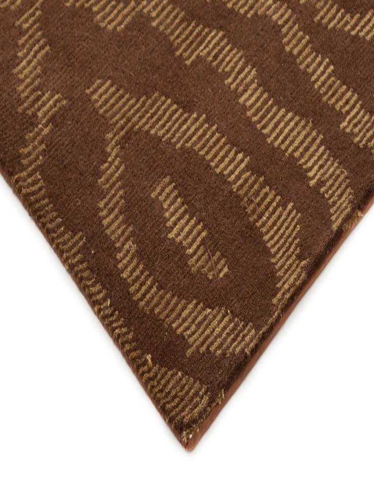 Detail image of 7' 7 x 9' 9  Hand Knotted Modern Nehmo Rug