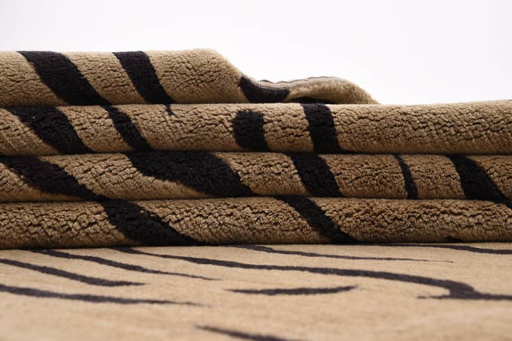 Detailansicht von 250cm x 300cm Handgeknüpft Modern Roots Teppich