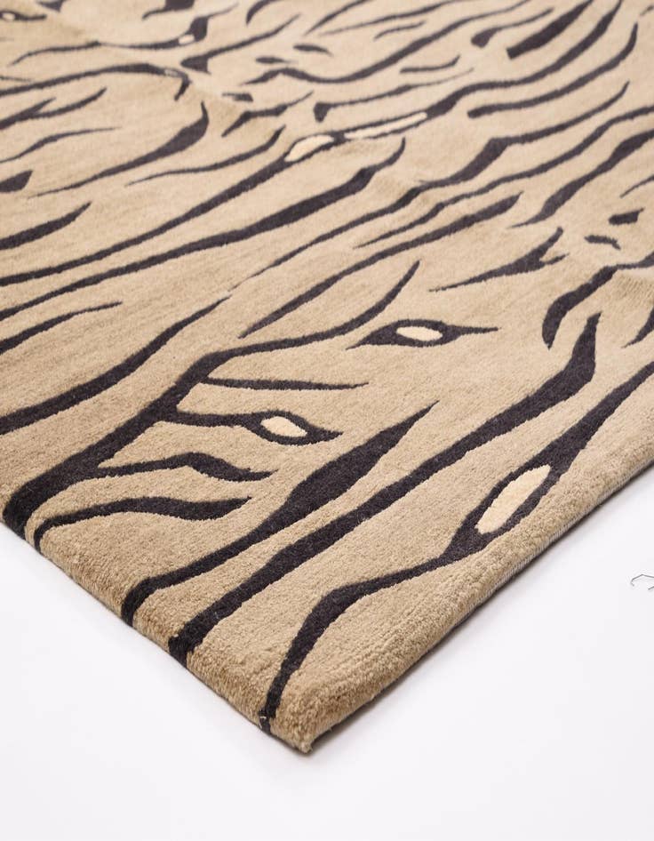 Detail image of 8' 2 x 9' 10  Hand Knotted Modern Roots Rug