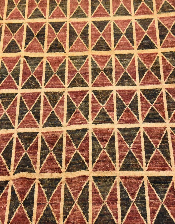 Detail image of 4' 11 x 6' 6  Hand Knotted Modern Ziegler Oriental Rug