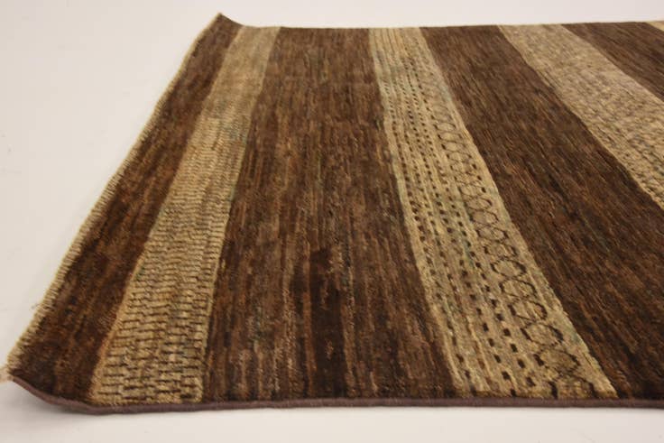 Detail image of 5' x 6' 6 Hand Knotted Modern Ziegler Oriental Rug