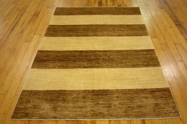 Detail image of 4' 9 x 6' 4 Hand Knotted Modern Ziegler Oriental Rug