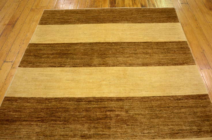 Detail image of 4' 9 x 6' 4 Hand Knotted Modern Ziegler Oriental Rug