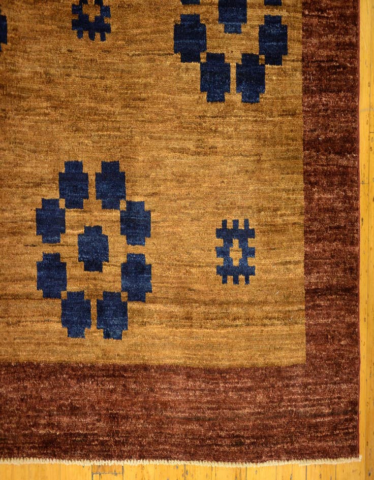 Detail image of 4' 11 x 6' 8 Hand Knotted Modern Ziegler Oriental Rug