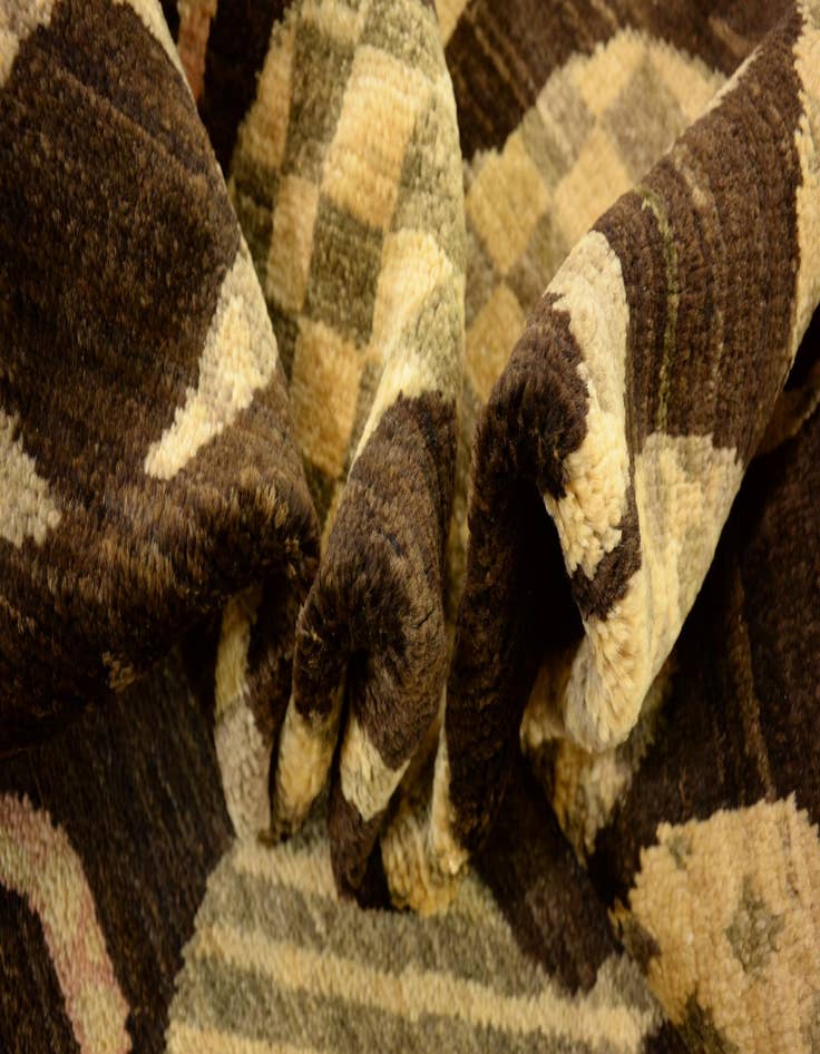 Detail image of 7' 7 x 9' 9  Hand Knotted Modern Ziegler Oriental Rug