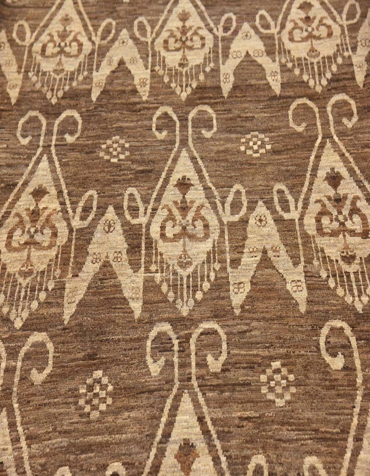 Detail image of 6' 7 x 9' 5  Hand Knotted Modern Ziegler Rug
