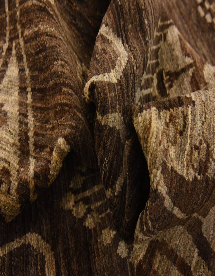 Detail image of 6' 7 x 9' 5  Hand Knotted Modern Ziegler Rug