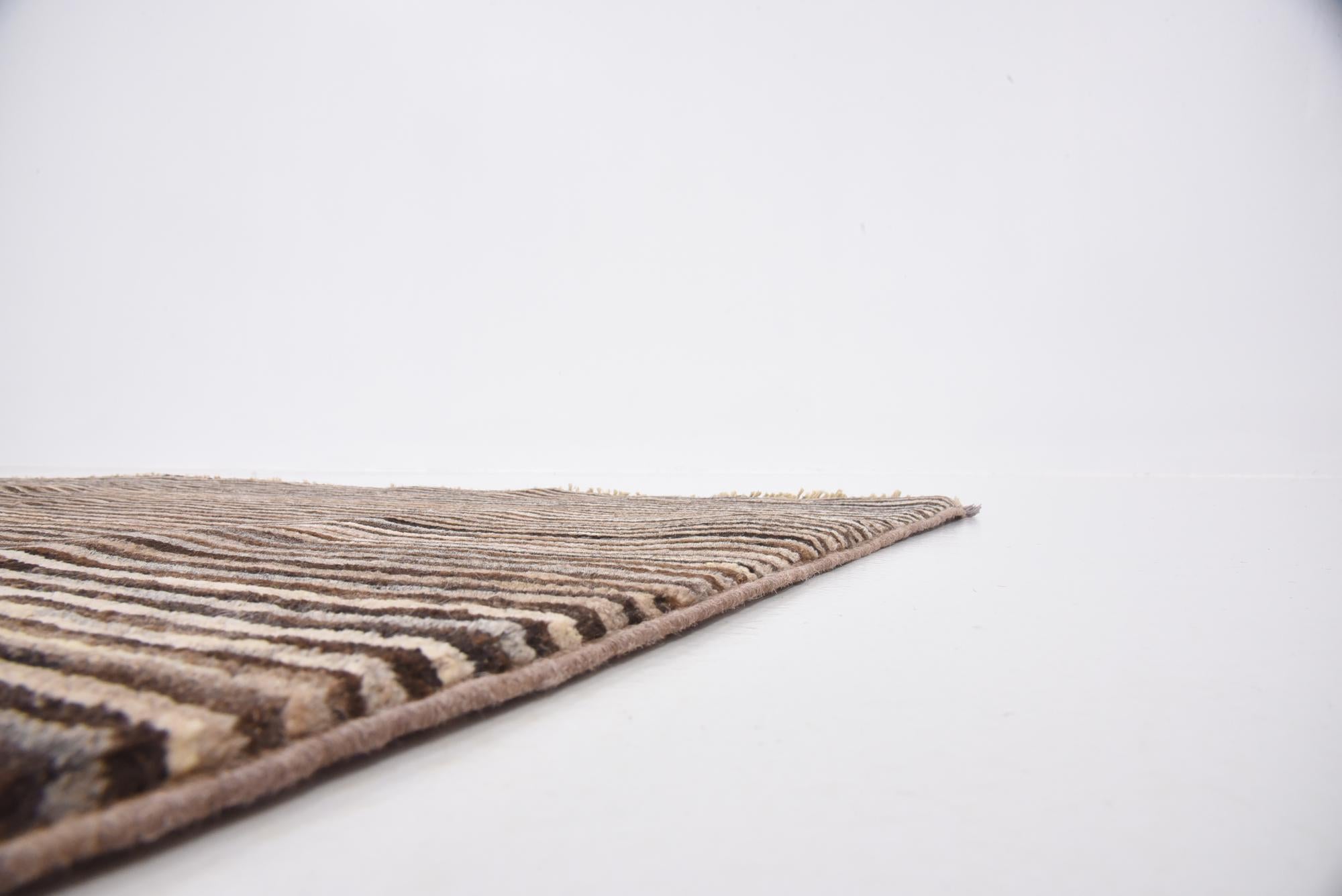 4' 10 x 6' 9 Hand Knotted Modern Ziegler Rug
