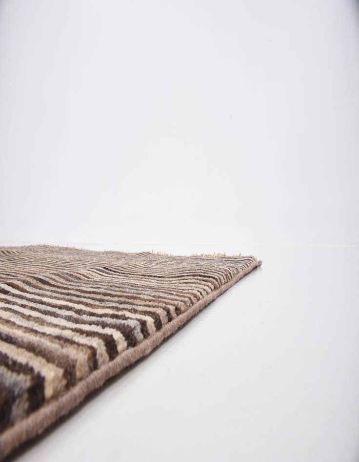 Detail image of 4' 10 x 6' 9 Hand Knotted Modern Ziegler Rug