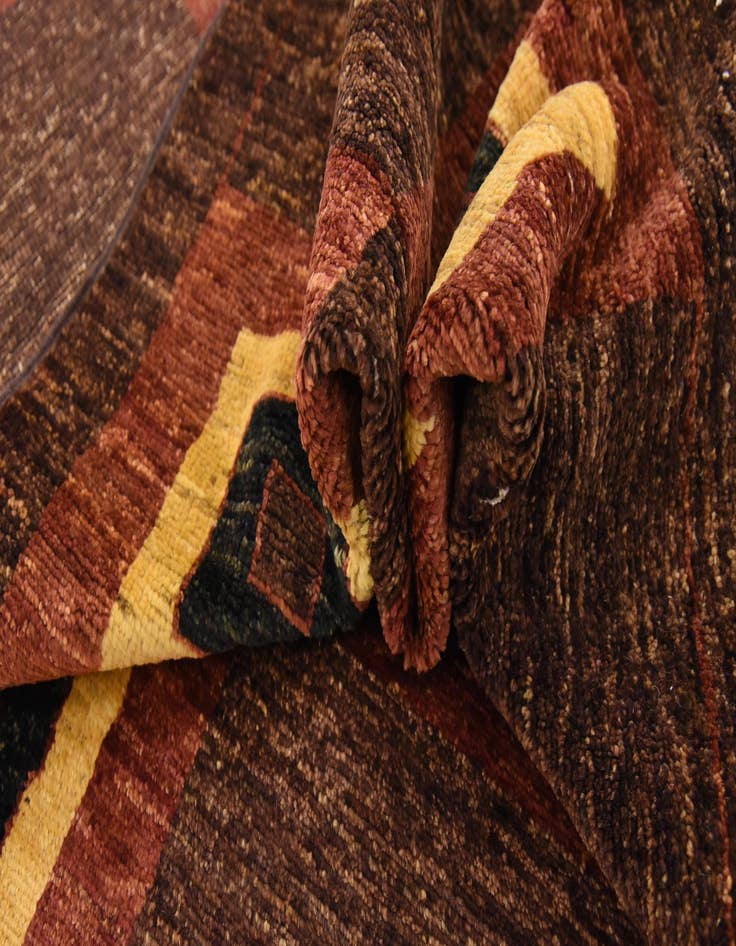 Detail image of 4' 8 x 7'  Hand Knotted Modern Ziegler Rug