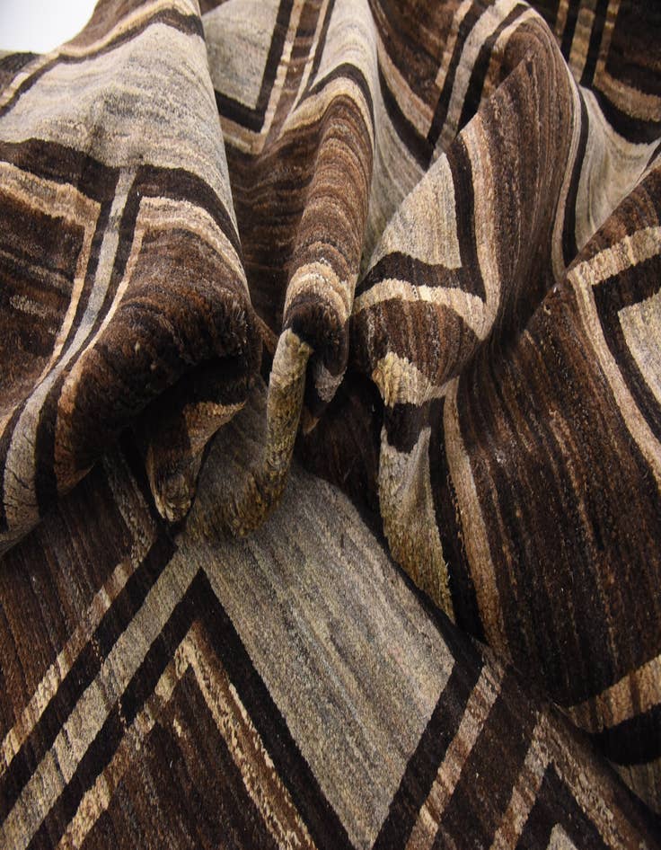 Detail image of 8' 3 x 9' 10 Hand Knotted Modern Ziegler Rug