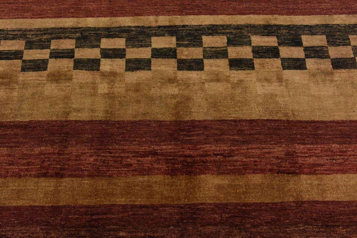 Detail image of 4' 10 x 6' 10 Modern Ziegler Rug
