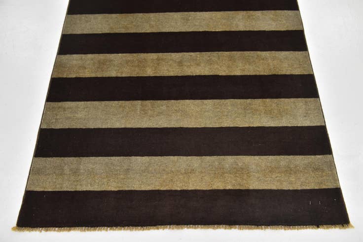 Detail image of 3' 10 x 5' 10 Hand Knotted Modern Ziegler Rug