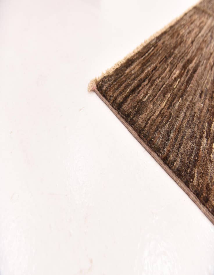 Detail image of 6' 7 x 9' 8  Hand Knotted Modern Ziegler Rug