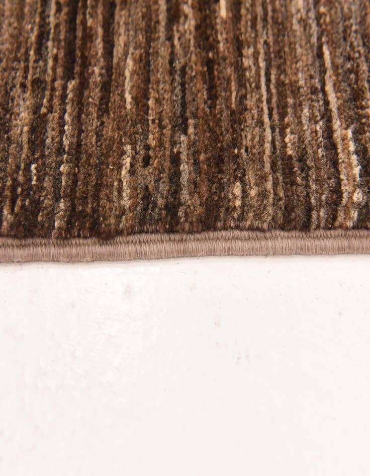 Detail image of 6' 7 x 9' 8  Hand Knotted Modern Ziegler Rug