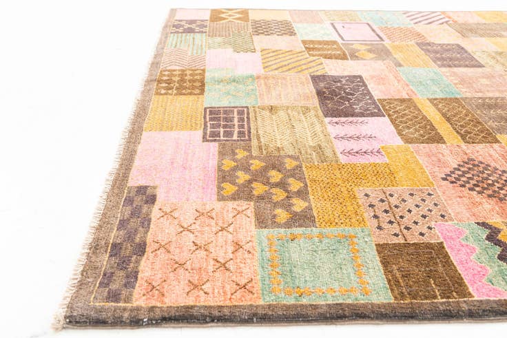 Detail image of 5' 8 x 7' 8 Hand Knotted Modern Ziegler Rug