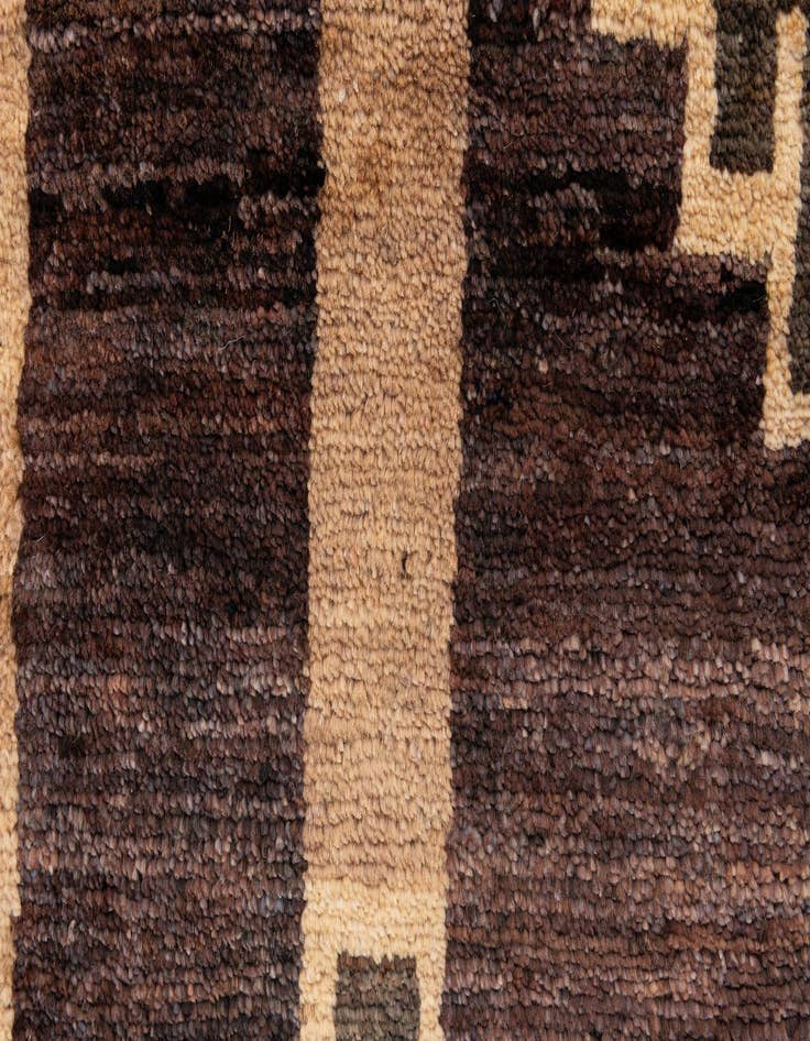 Detail image of 6' 11 x 9' 8  Hand Knotted Modern Ziegler Rug