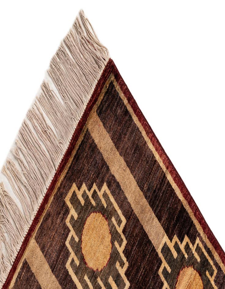 Detail image of 6' 11 x 9' 8  Hand Knotted Modern Ziegler Rug