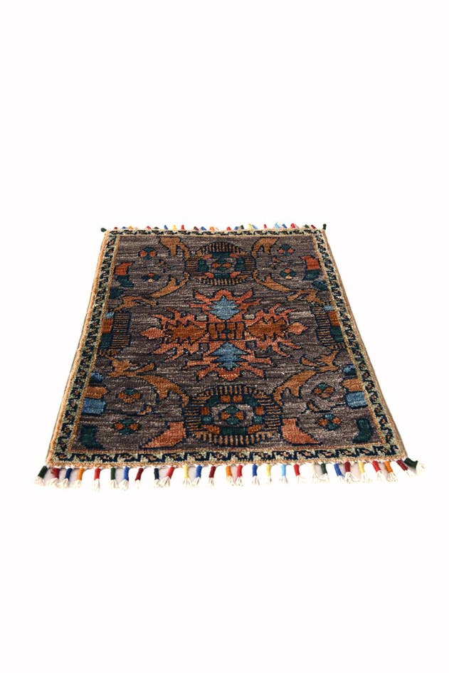 Detail image of 1' 4 x 2' 2 Hand Knotted Modern Ziegler Rug