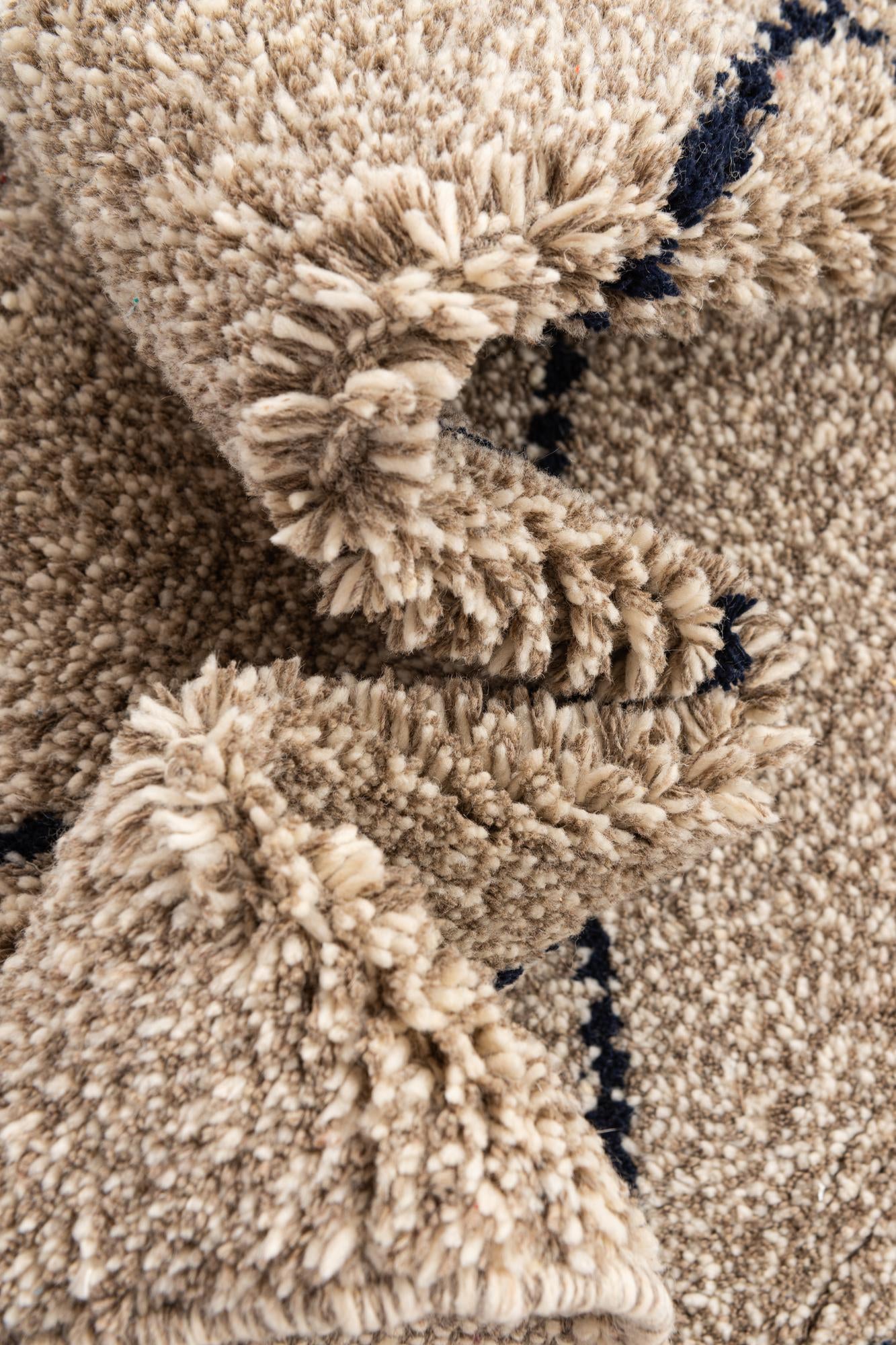 5' 4 x 7' 8 Hand Knotted Moroccan Wool Rug