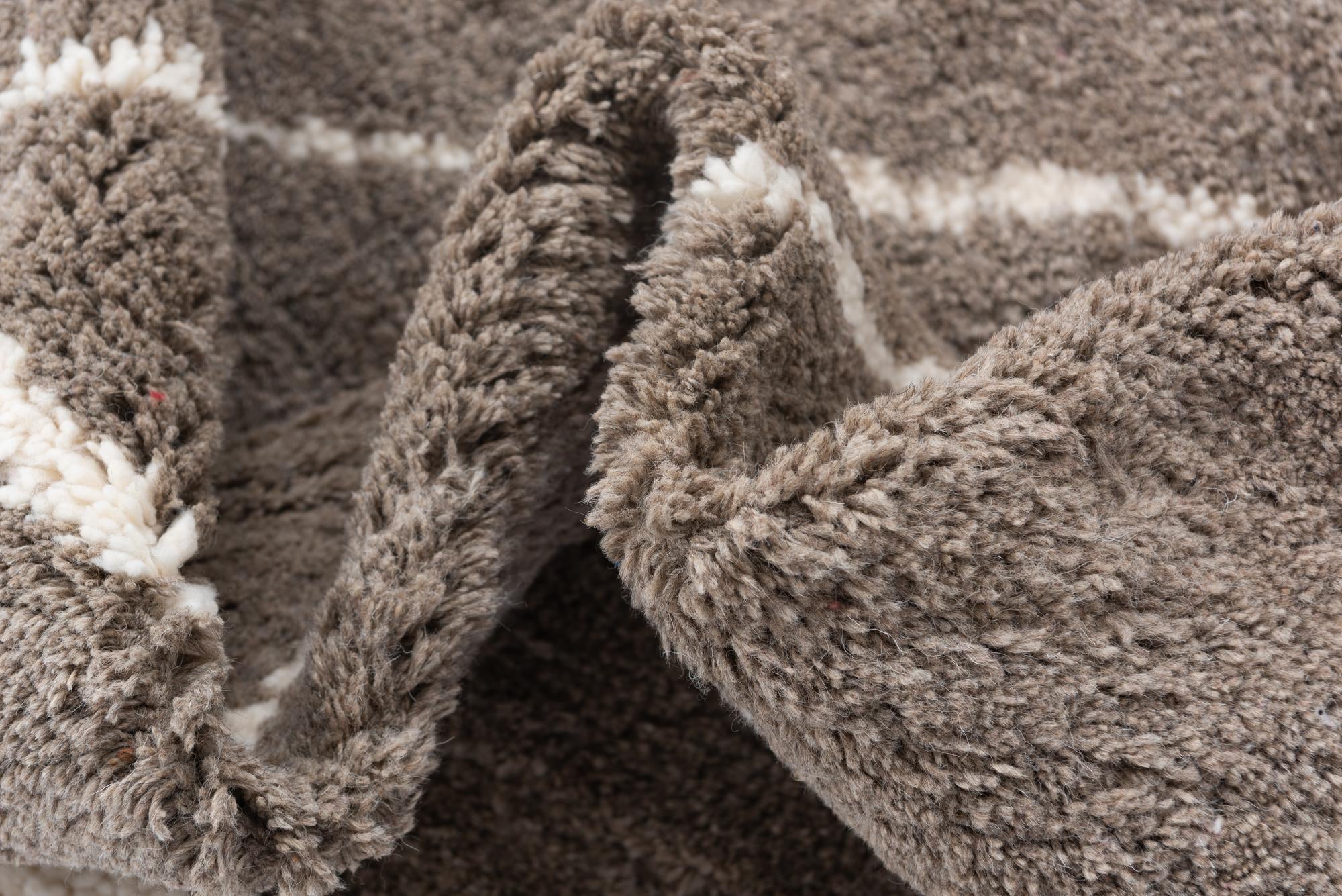 5' x 9' Hand Knotted Moroccan Wool Rug