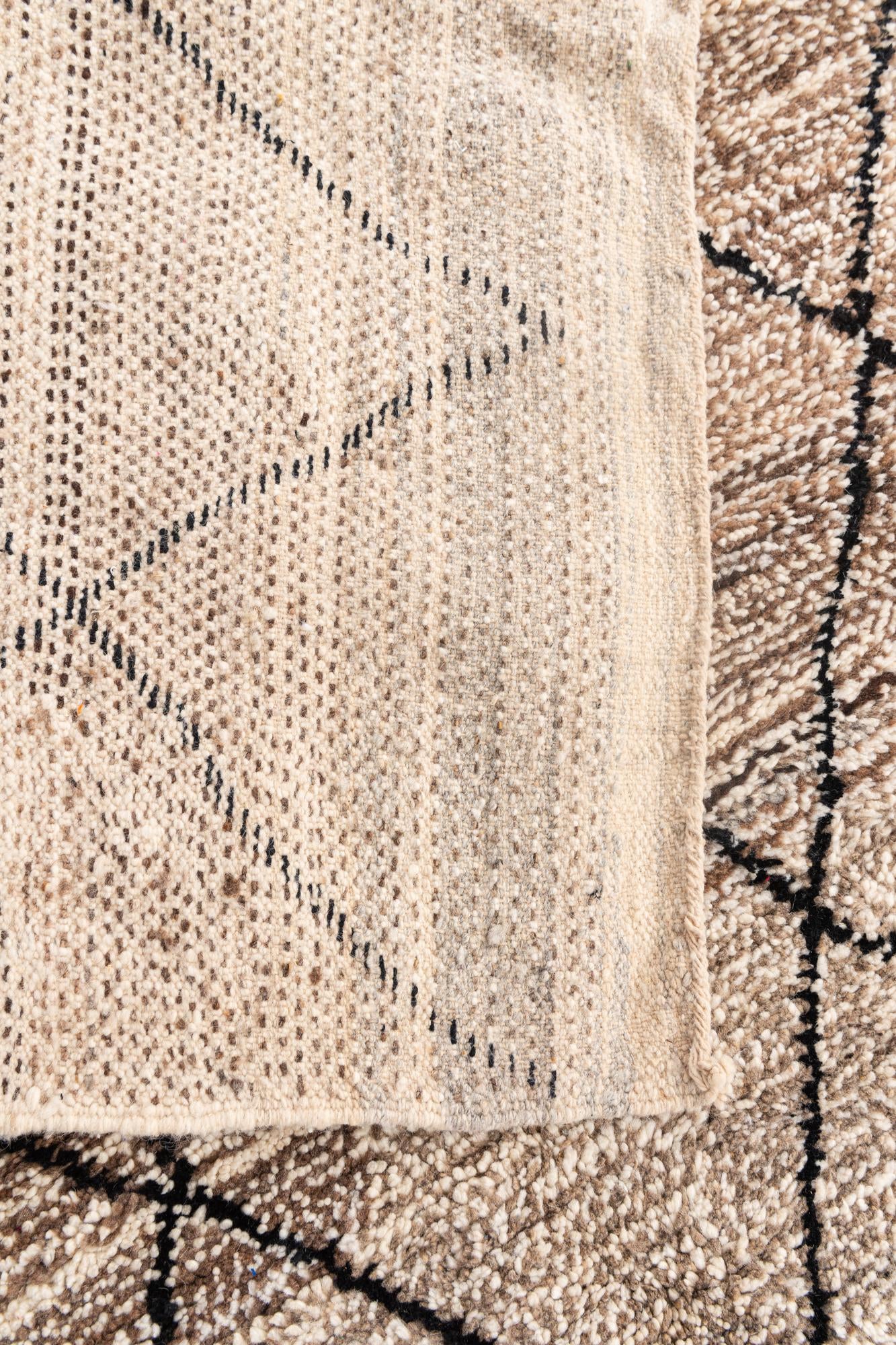 5' x 7' 10 Hand Knotted Moroccan Wool Rug