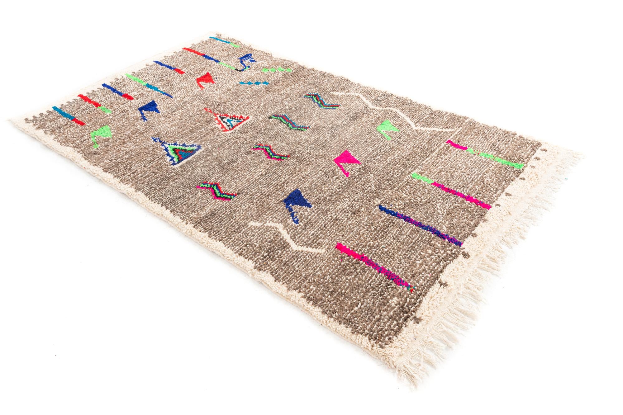 4' 7 x 7' 10 Hand Knotted Moroccan Wool Rug
