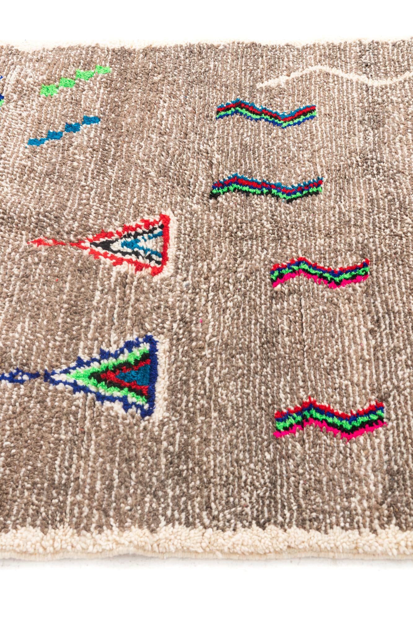 4' 7 x 7' 10 Hand Knotted Moroccan Wool Rug