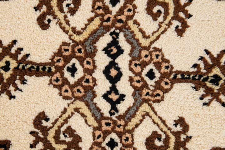 2' 9 x 4' 10 Hand Knotted Moroccan Wool Rug