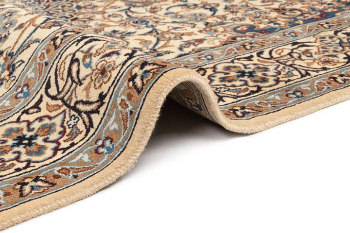 6' 9 x 9' 11 Nain Wool Rug