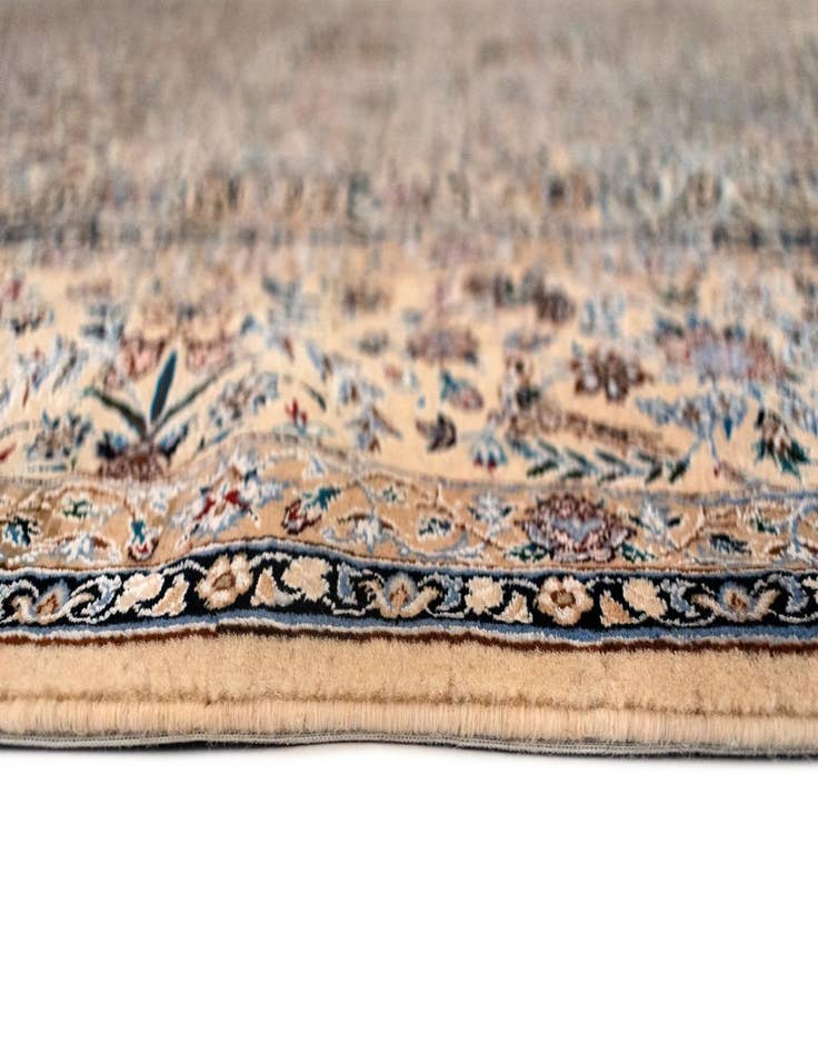 Detail image of 6' 2 x 7' 10 Nain Rug