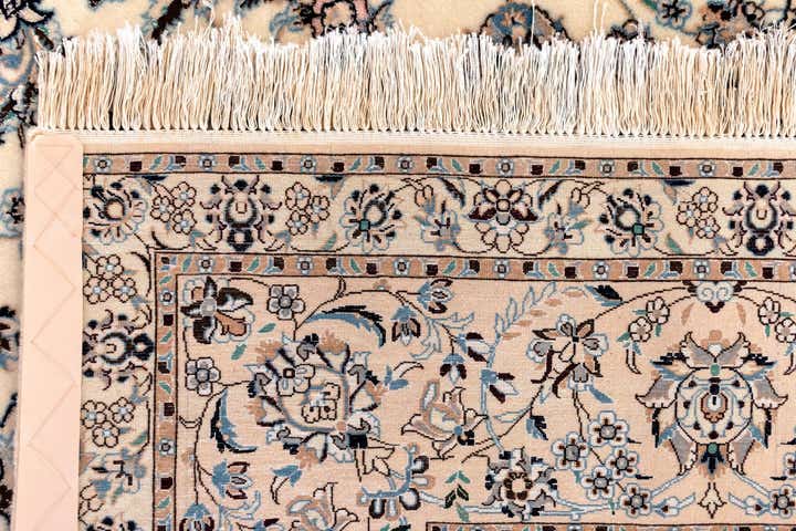 6' 11 x 10' 4 Nain Rug