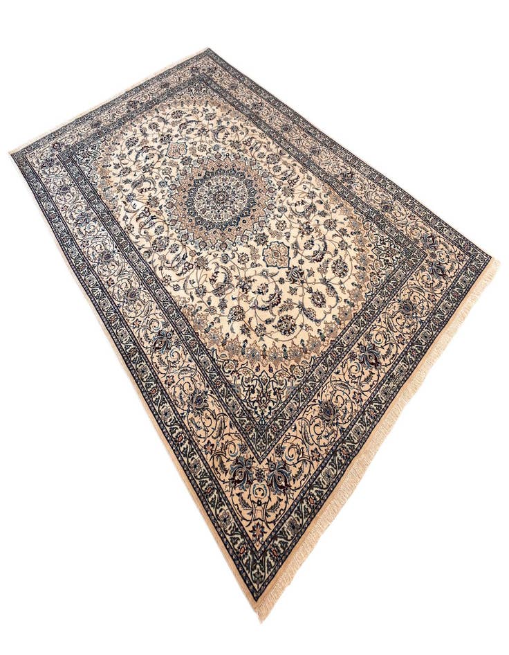 Detail image of 6' 8 x 9' 10 Nain Rug