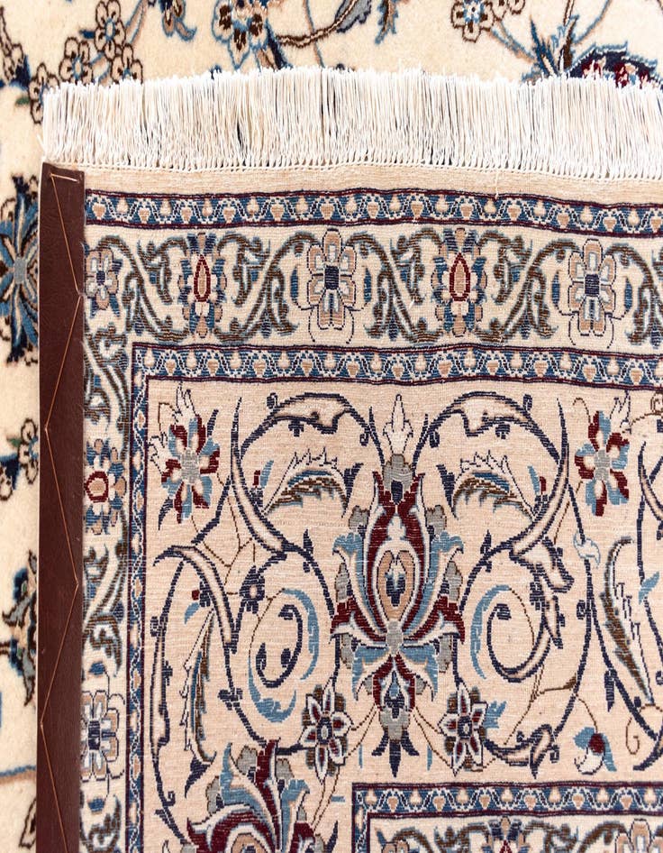 Detail image of 6' 8 x 9' 10 Nain Rug