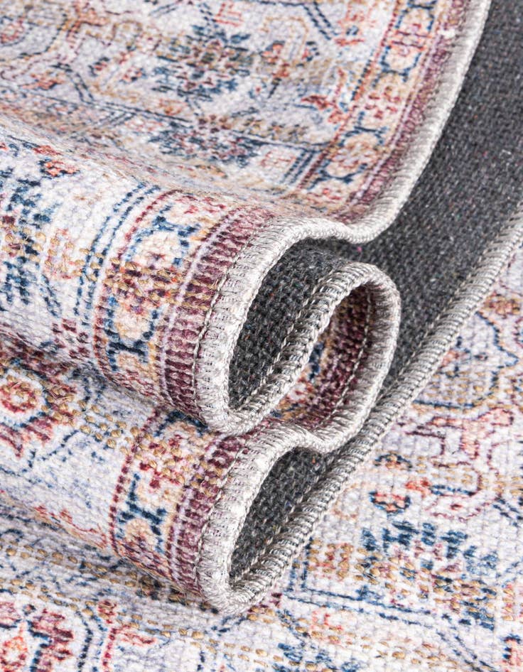 Detail image of 3' 3 x 5' 3 Nostalgia Rug