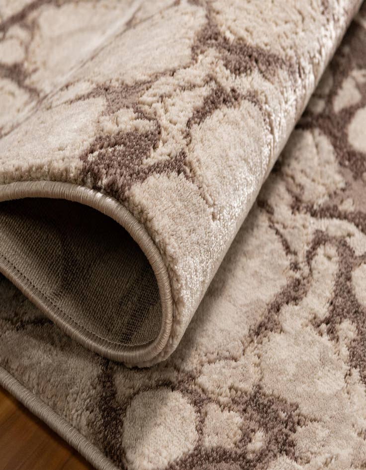 Detail image of 5' x 8' Oasis Rug