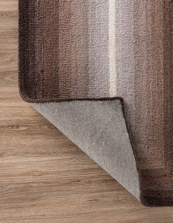 Detail image of 5' 1 x 8' Ombre Wool Rug