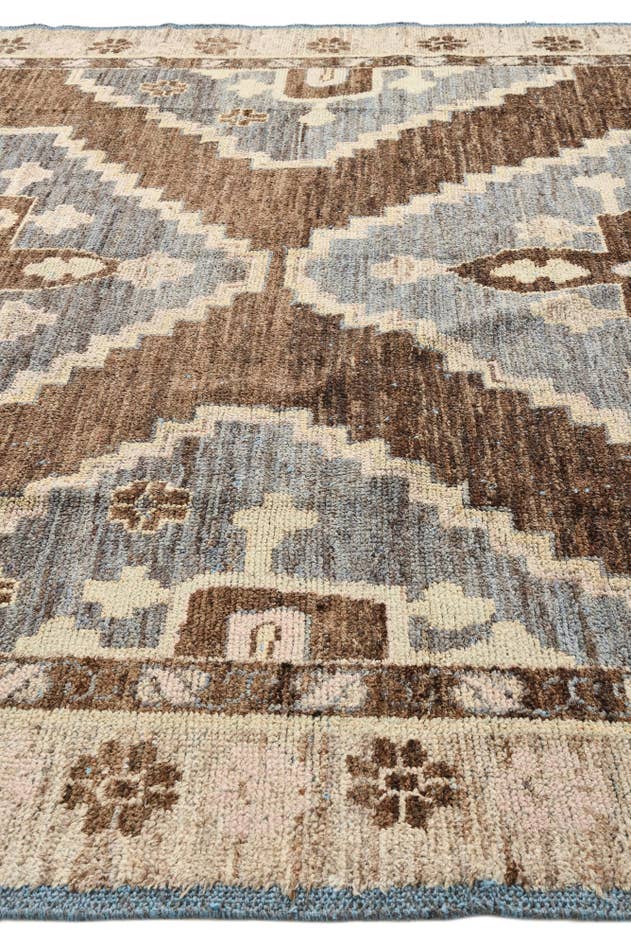 Detail image of 10' x 14' 2 Hand Knotted Oushak Wool Rug