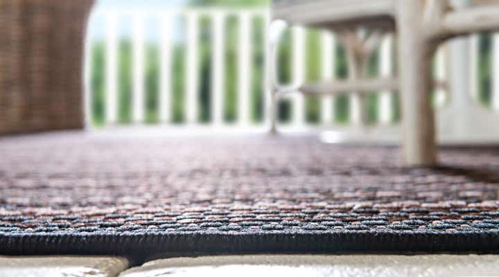 9' x 12' 2 Easy-Clean Border Indoor / Outdoor Rug