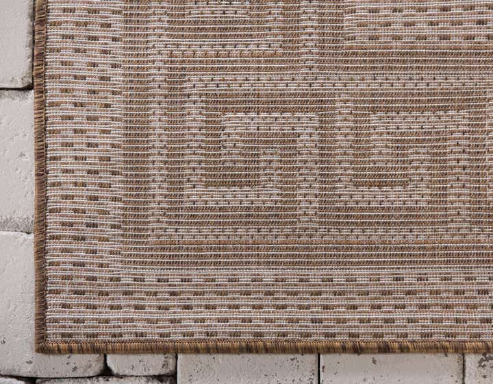 4' x 6' Easy-Clean Border Indoor / Outdoor Rug