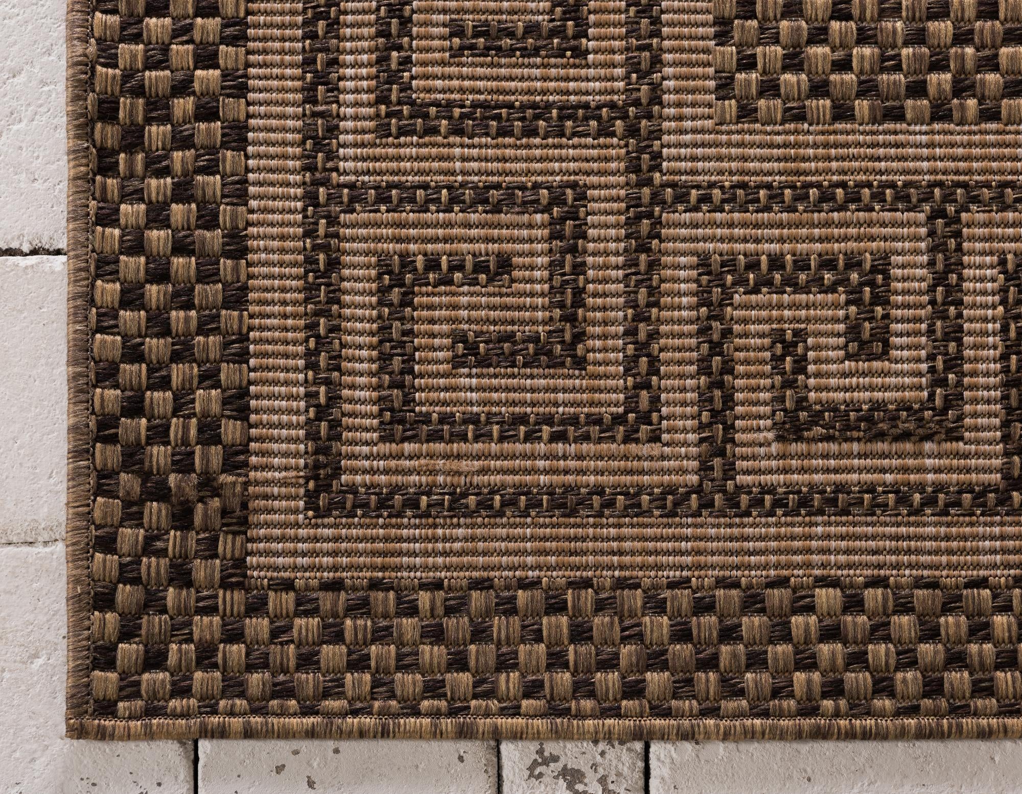 2' 2 x 3' Easy-Clean Border Indoor / Outdoor Rug