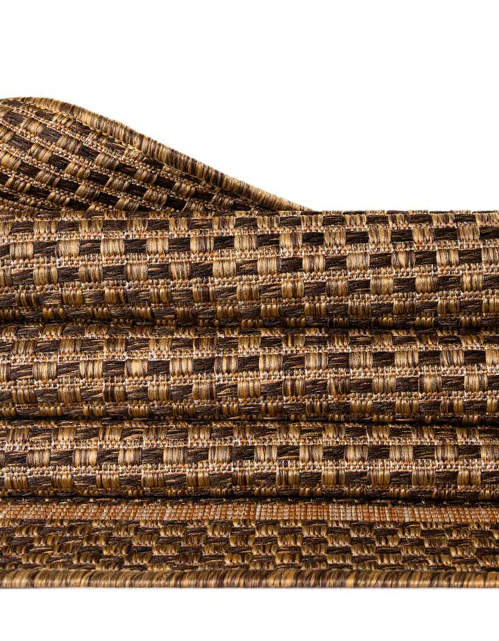 4' x 6' Easy-Clean Border Indoor / Outdoor Rug