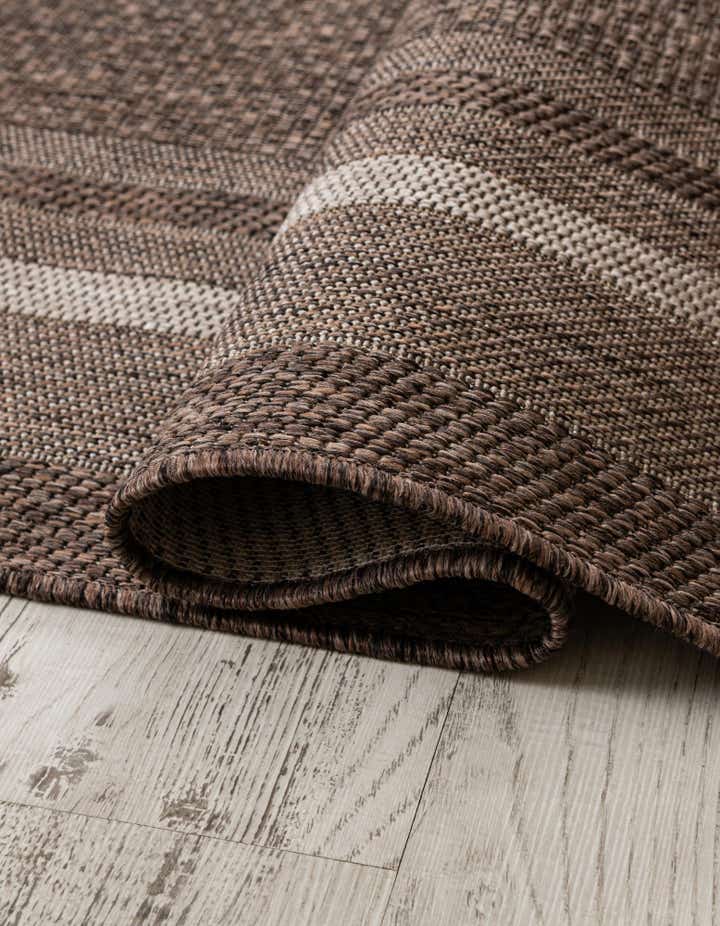 7' 10 x 10' Easy-Clean Border Indoor / Outdoor Rug
