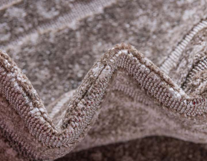 5' x 8' Easy-Clean Border Indoor / Outdoor Rug