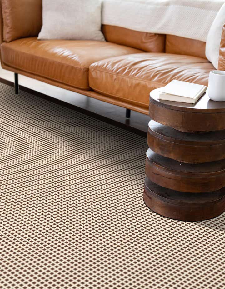5' x 7' Easy-Clean Border Indoor / Outdoor Rug