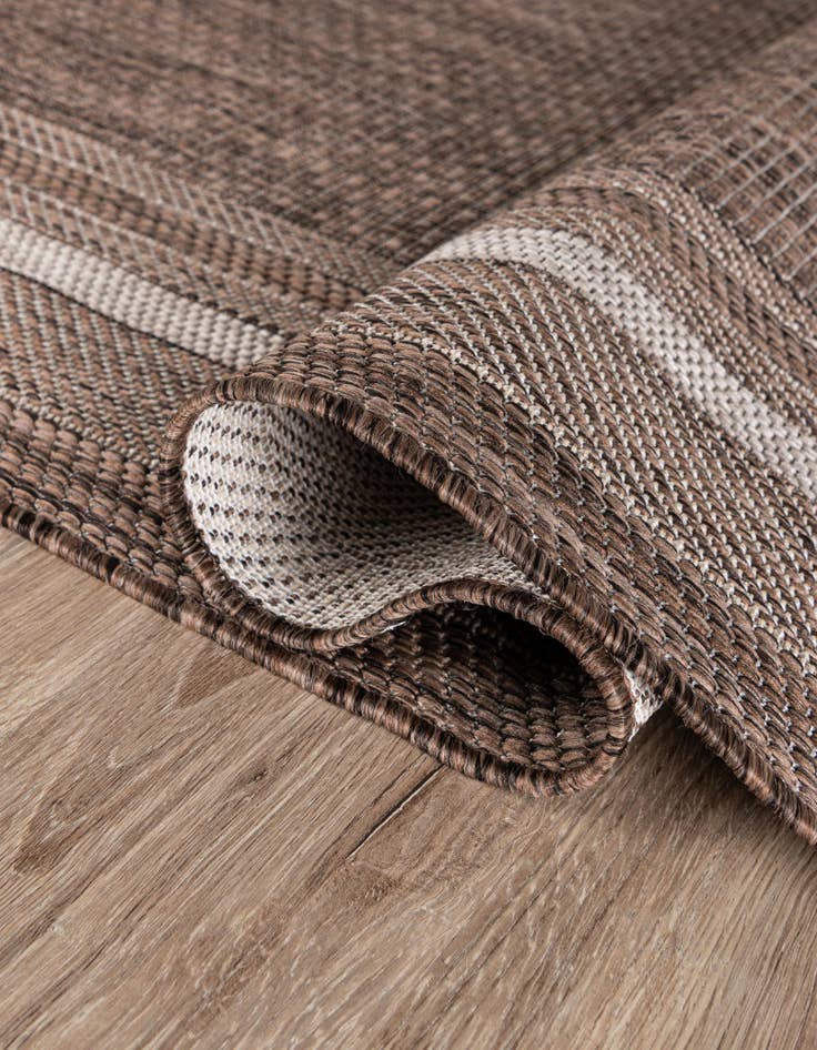 Detail image of 6' x 9'  Washable Border Indoor / Outdoor Rug