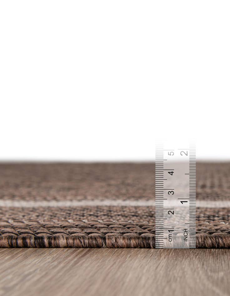 Detail image of 6' x 9'  Washable Border Indoor / Outdoor Rug