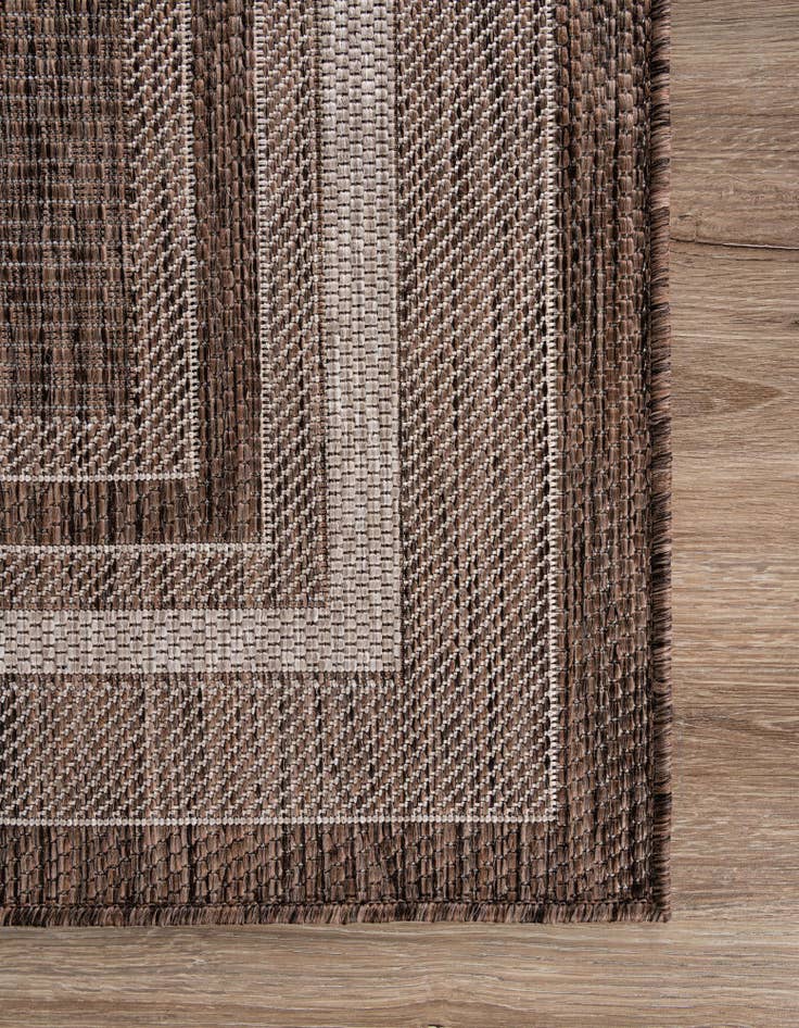 Detail image of 6' x 9'  Washable Border Indoor / Outdoor Rug